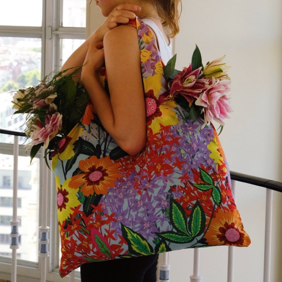 LOQI Pomme Chan Thai Floral Recycled Bag Front